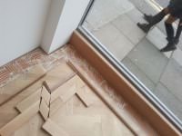 Укладка паркета в районе окон Паркет возле окон